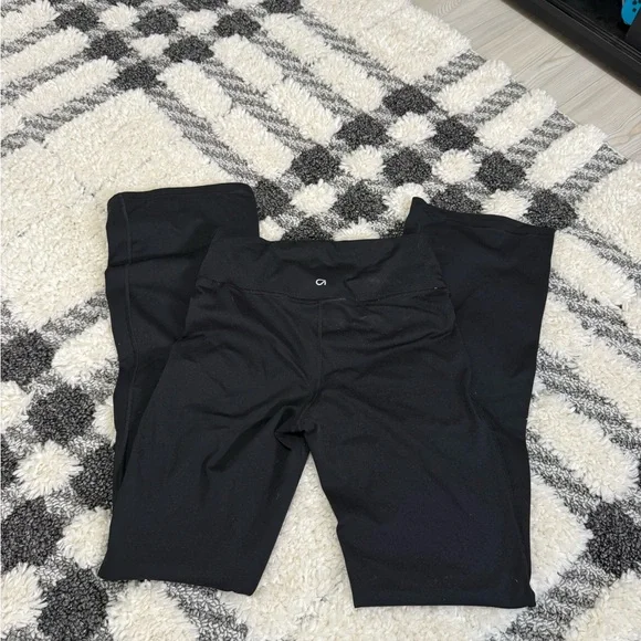 GAP Fit Black Flare Women's Pants - Picture 2 of 5